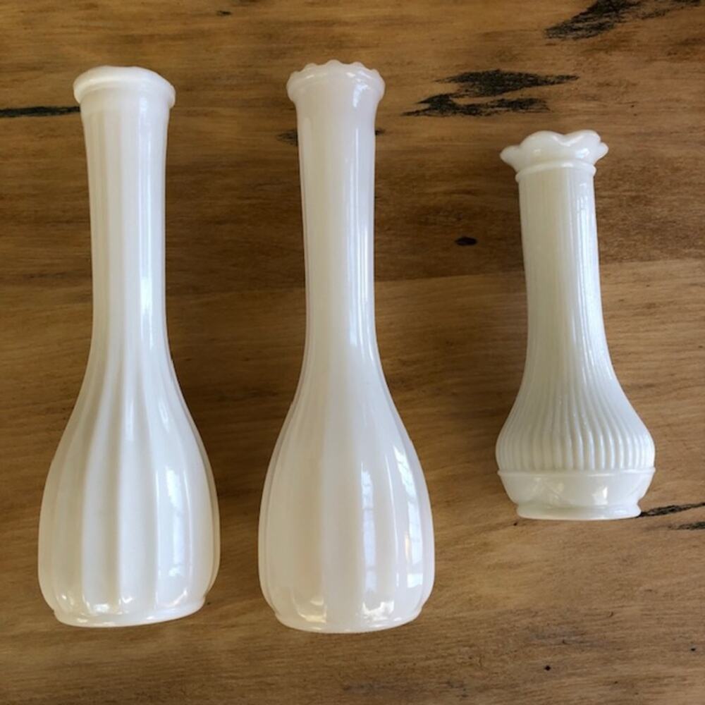 Vintage Ribbed Pattern Milk Glass Vases — Set of 3 - Picture 4 of 4